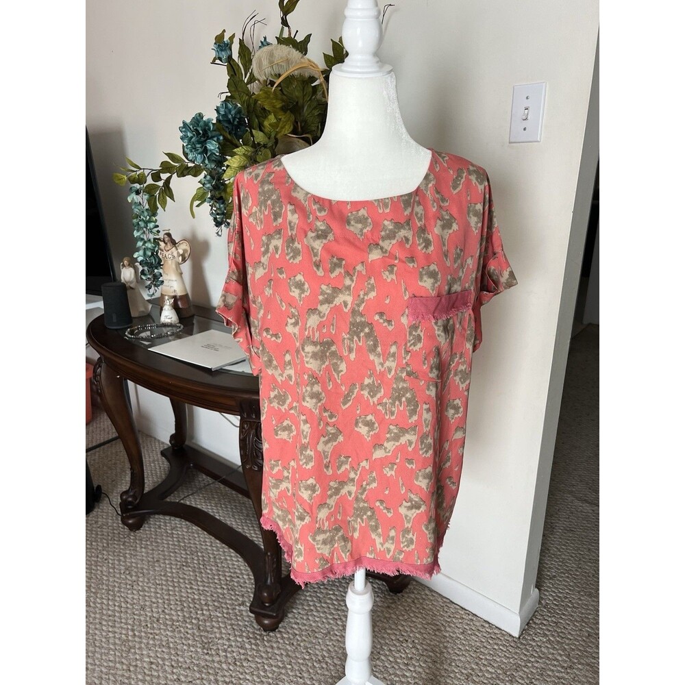 Umgee Pink Camo Frayed Hem Top Linen Blend Pocket Raw Edge Blouse Womens L